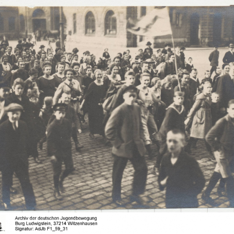 „Zusammenbruch des Alten – Aufbruch der Jugend“ Summer Talk Ausstellung und Musik mit Eike Küstner, Dr. Frithjof Reinhardt (Texte) und Frank Truckenbrodt (Musik)